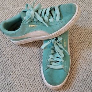 Puma suede mint colored sneakers